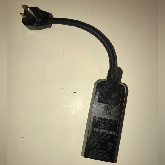 iHome iSP100 Wifi Outdoor Smart Plug, Water Resistant Featuring Voice Control - Picture 3 of 4